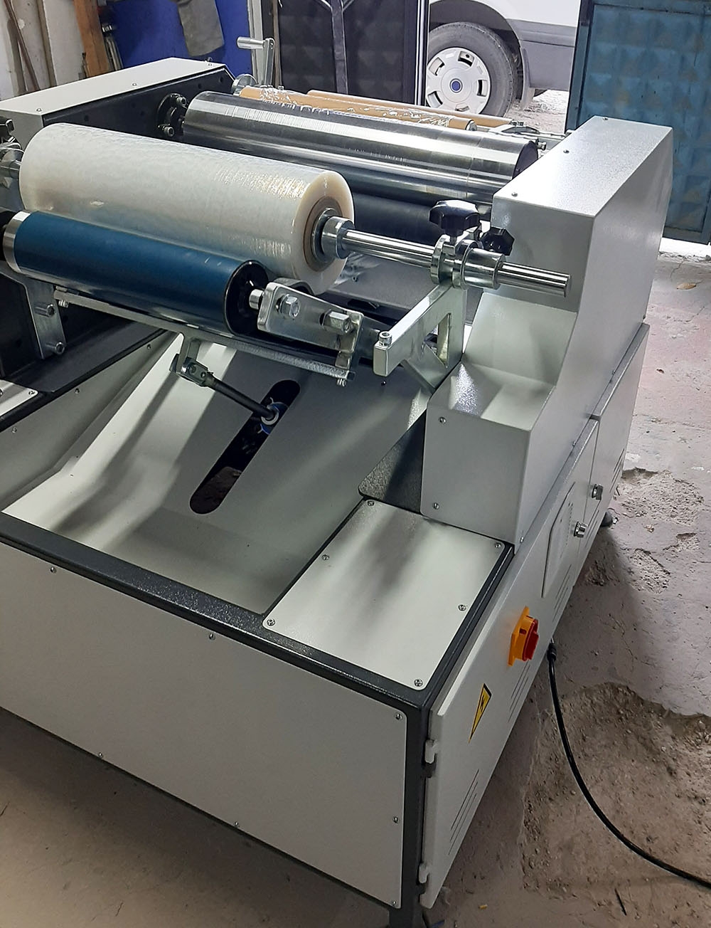 Semi Automatic Stretch Wrapping Machine Semi Automatic Stretch