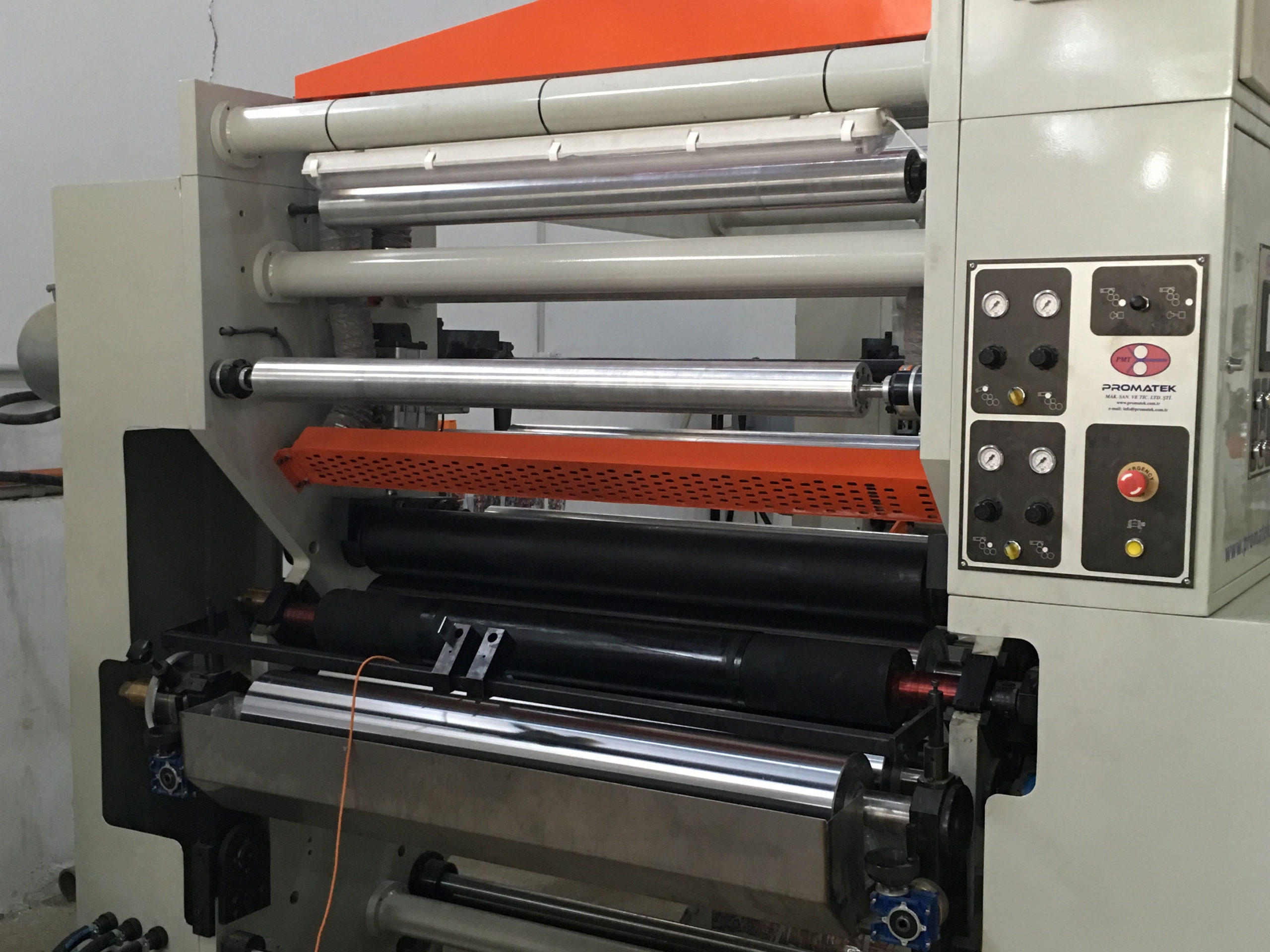 Avanos series solvent-free lamination machine